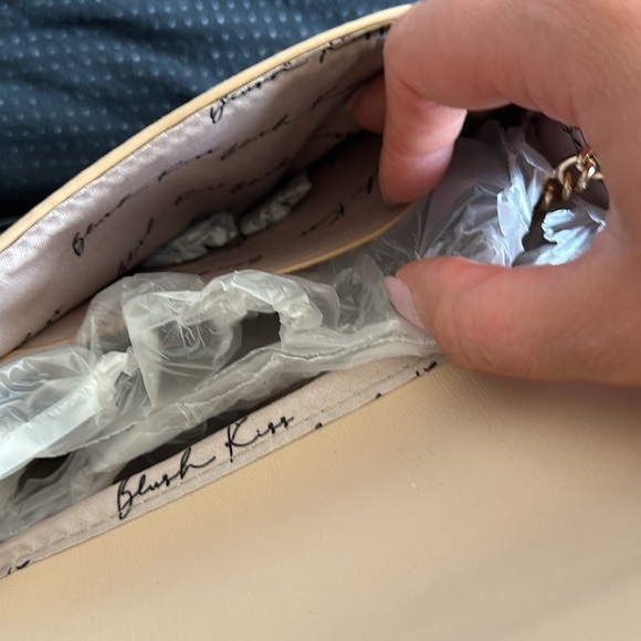 🎉2xHost Pick🎉 Pale Pink Small Purse - Picture 6 of 7